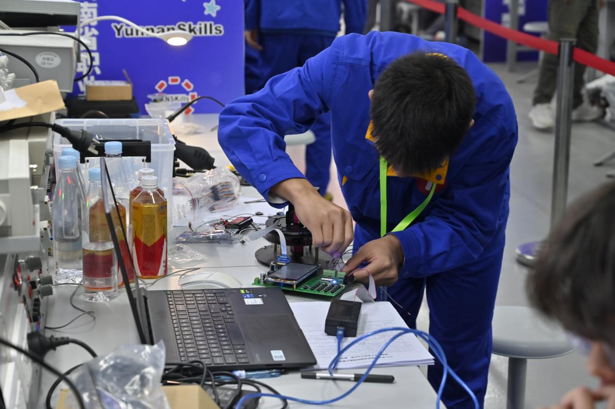 智創(chuàng)未來，技展風(fēng)采——我校成功承辦2023年云南省職業(yè)院校技能大賽“智能電子產(chǎn)品設(shè)計(jì)與開發(fā)”賽項(xiàng)